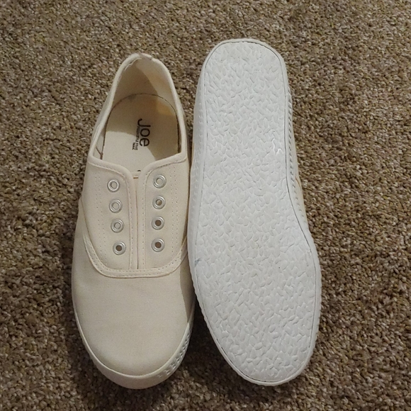 Never worn sneakers - Picture 4 of 5